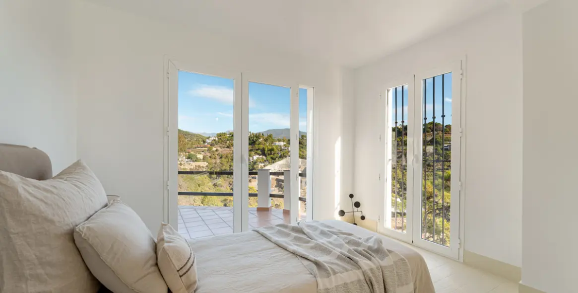 Продажа  отдельно стоящей виллы в El Madroñal 24