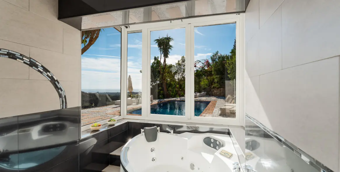 Продажа  отдельно стоящей виллы в El Madroñal 25