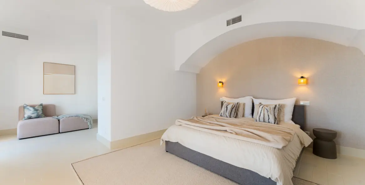 Продажа  отдельно стоящей виллы в El Madroñal 26