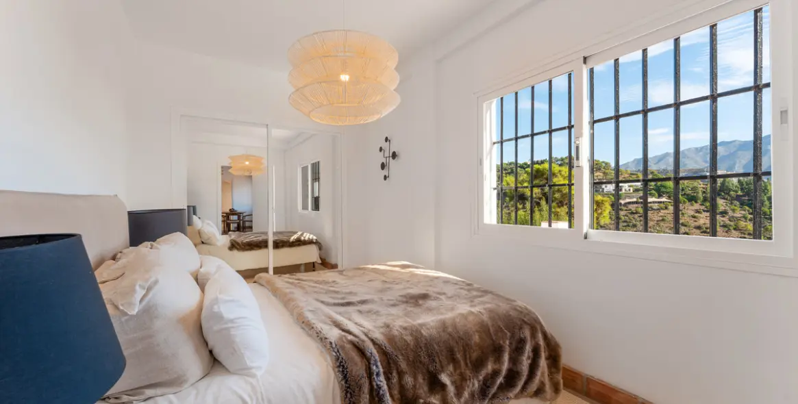 Продажа  отдельно стоящей виллы в El Madroñal 32