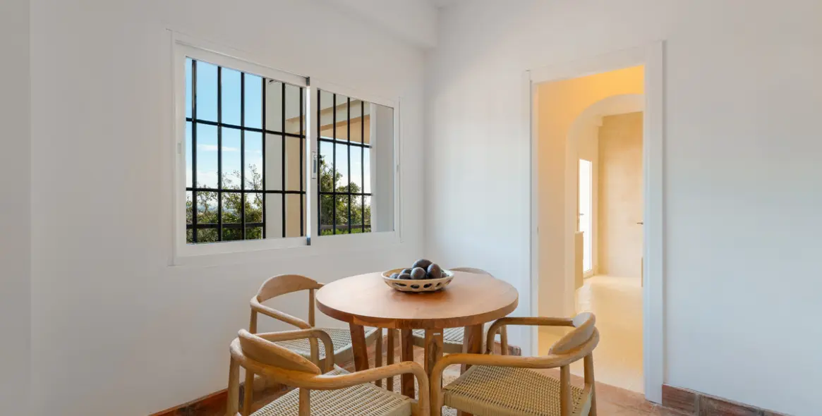 Продажа  отдельно стоящей виллы в El Madroñal 37