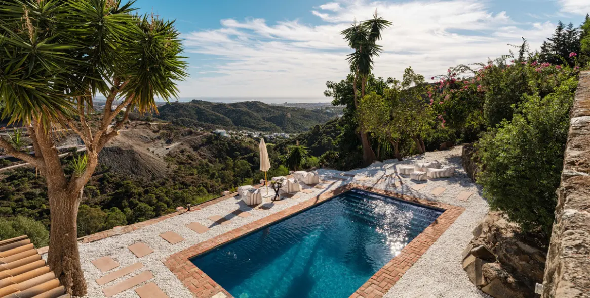 Продажа  отдельно стоящей виллы в El Madroñal 42