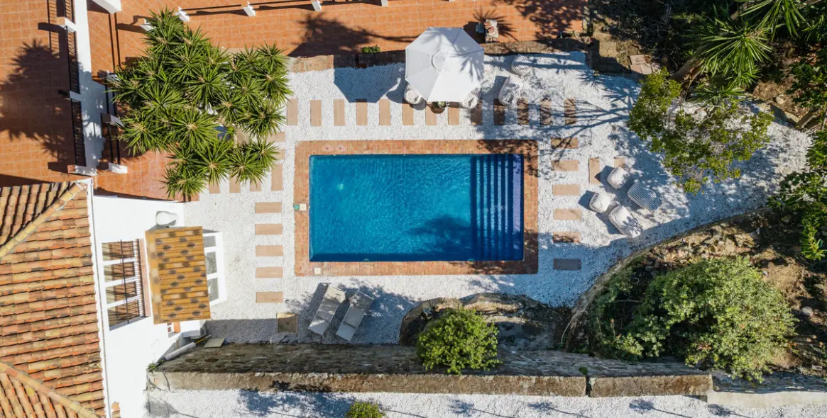 Продажа  отдельно стоящей виллы в El Madroñal 43