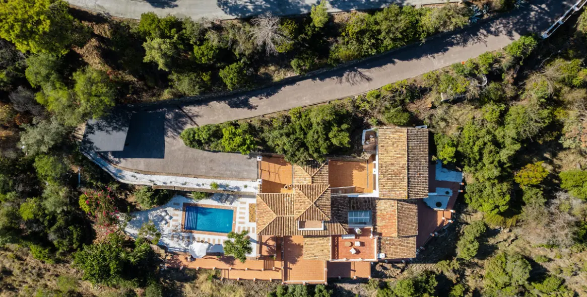 Продажа  отдельно стоящей виллы в El Madroñal 44