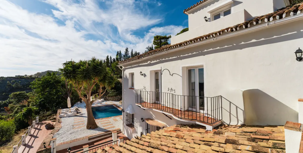 Продажа  отдельно стоящей виллы в El Madroñal 47