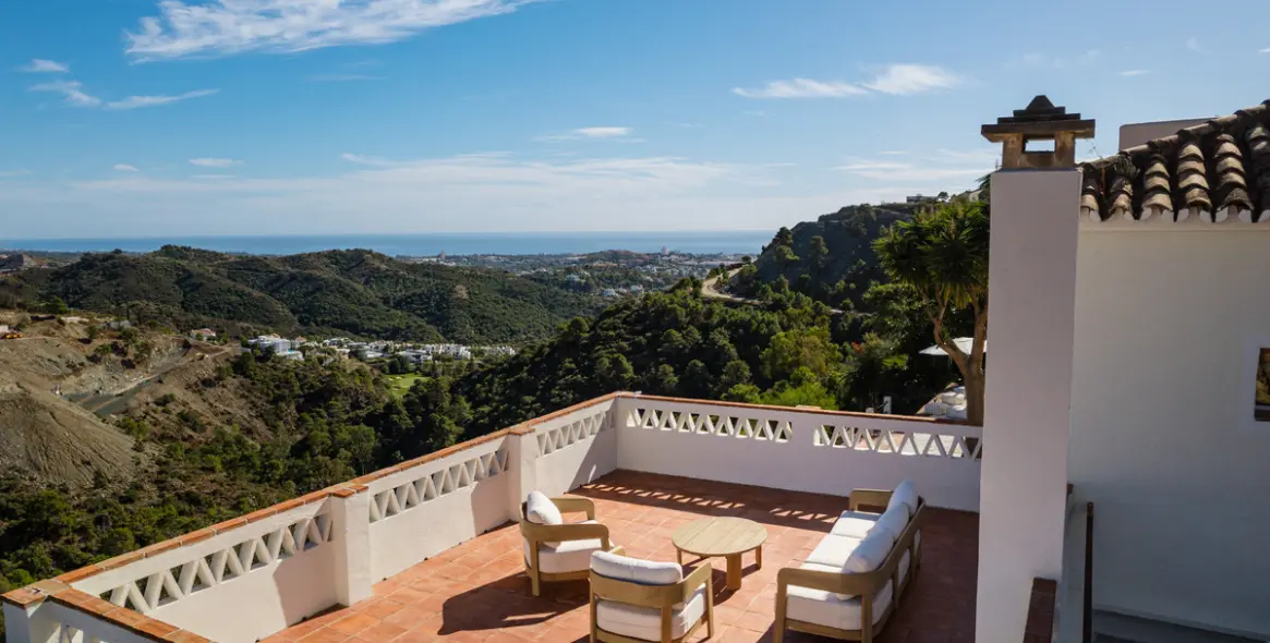 Продажа  отдельно стоящей виллы в El Madroñal 54