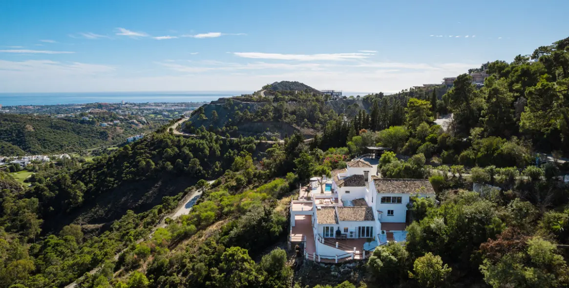 Продажа  отдельно стоящей виллы в El Madroñal 55