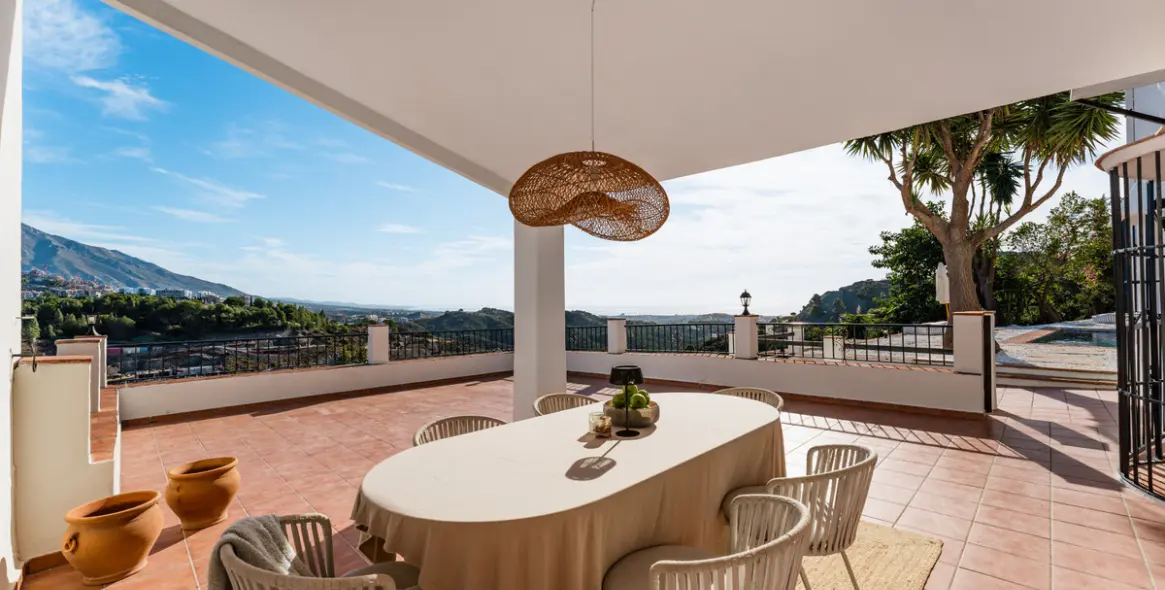 Продажа  отдельно стоящей виллы в El Madroñal 56