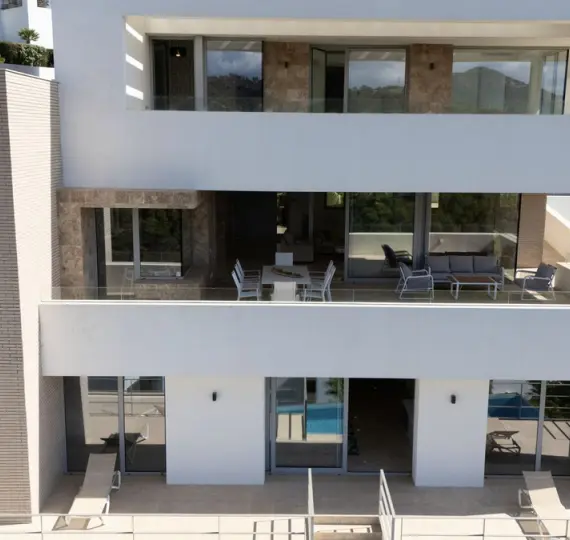 Detached villa R5214310