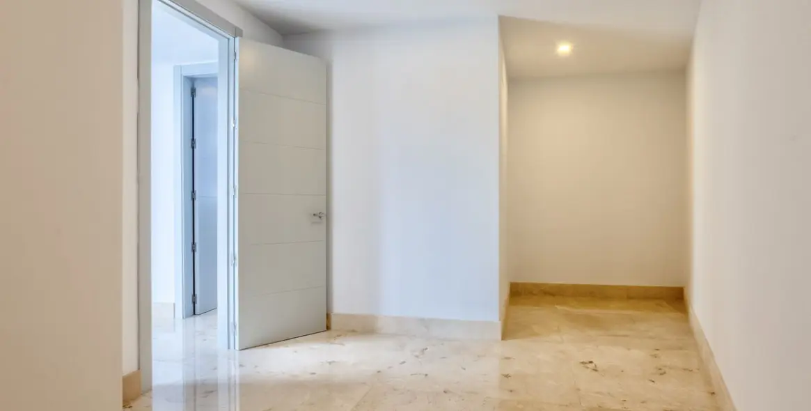 Sale of detached villa in Los Arqueros 26