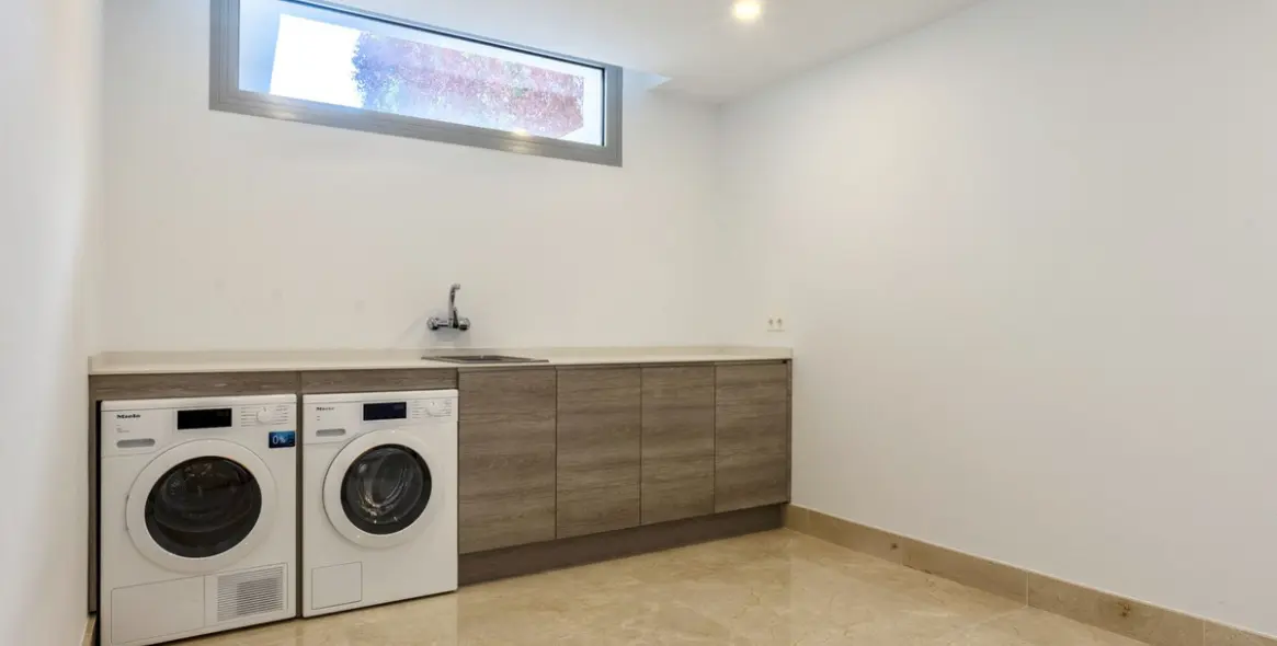 Sale of detached villa in Los Arqueros 34