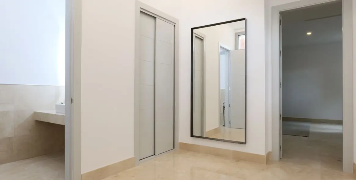 Sale of detached villa in Los Arqueros 38