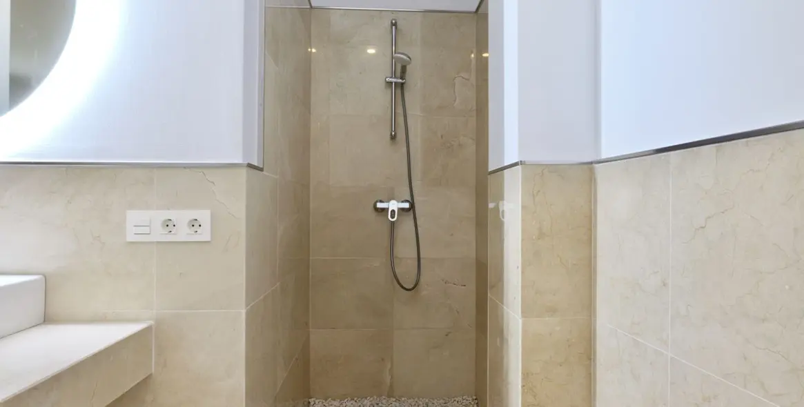Sale of detached villa in Los Arqueros 42
