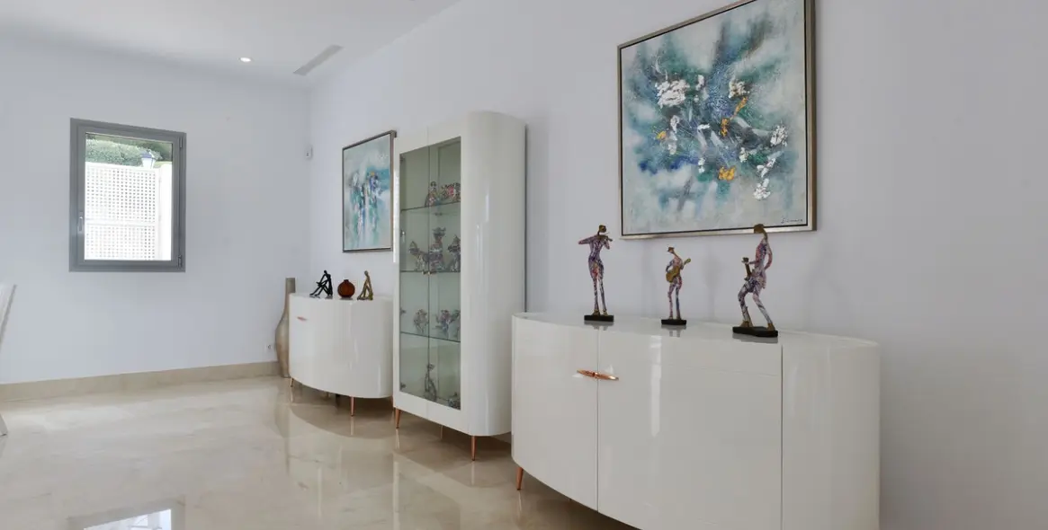 Sale of detached villa in Los Arqueros 47