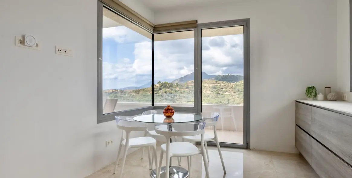 Sale of detached villa in Los Arqueros 53