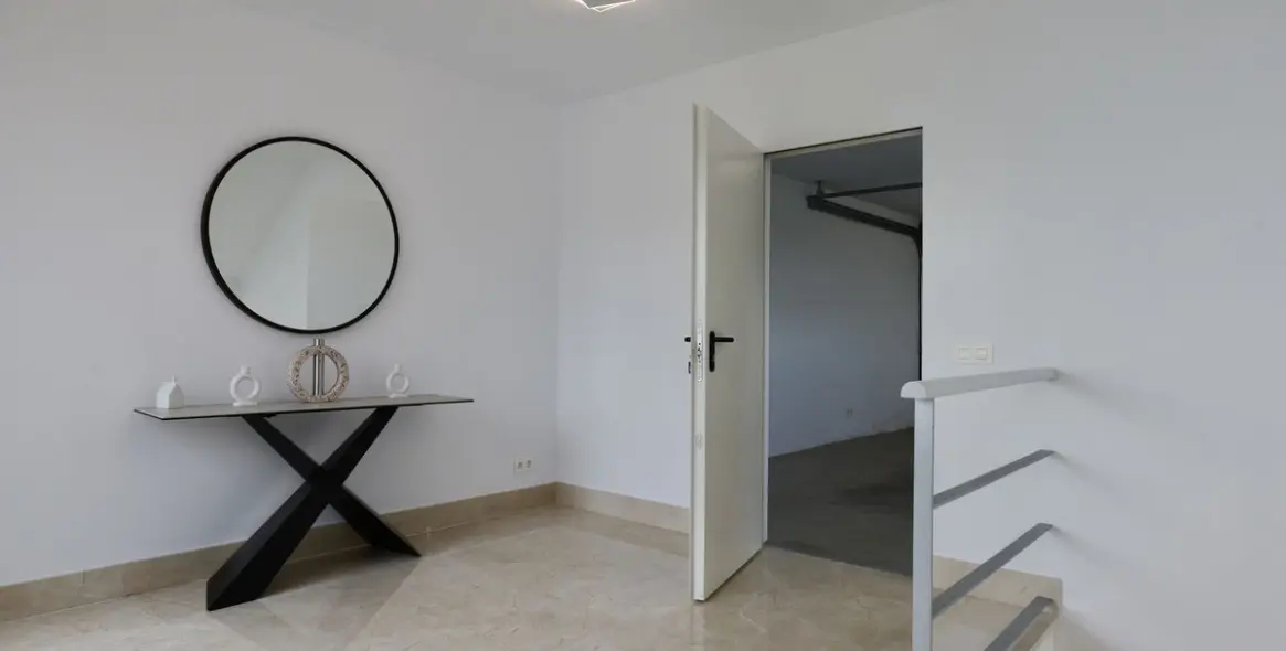 Sale of detached villa in Los Arqueros 60