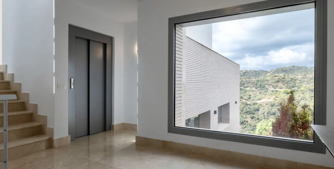 Sale of detached villa in Los Arqueros 61