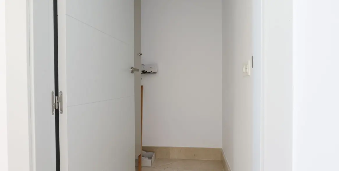 Sale of detached villa in Los Arqueros 72