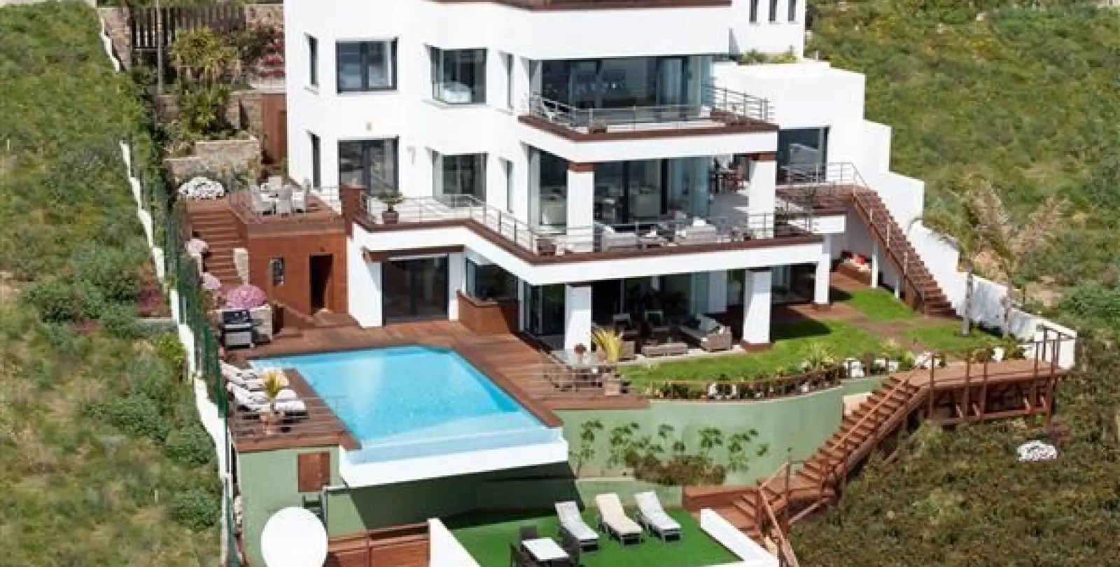 Venta de villa independiente en La Duquesa 1