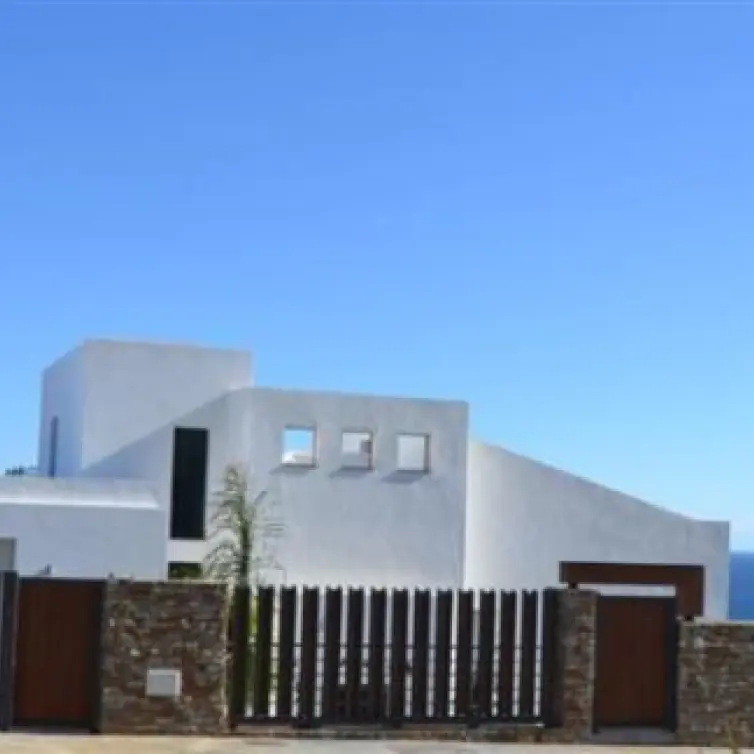 Venta de villa independiente en La Duquesa