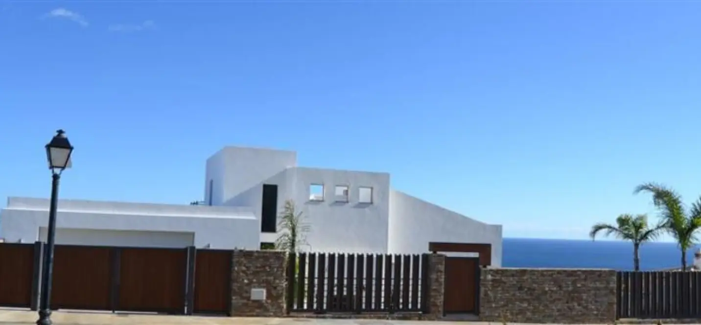 Venta de villa independiente en La Duquesa 1