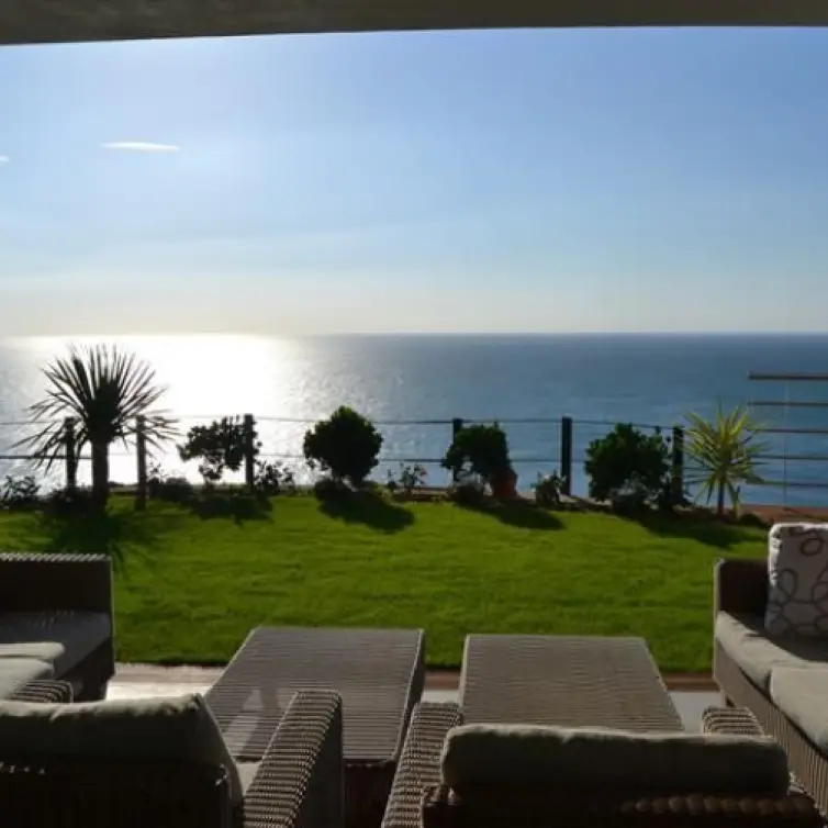 Venta de villa independiente en La Duquesa