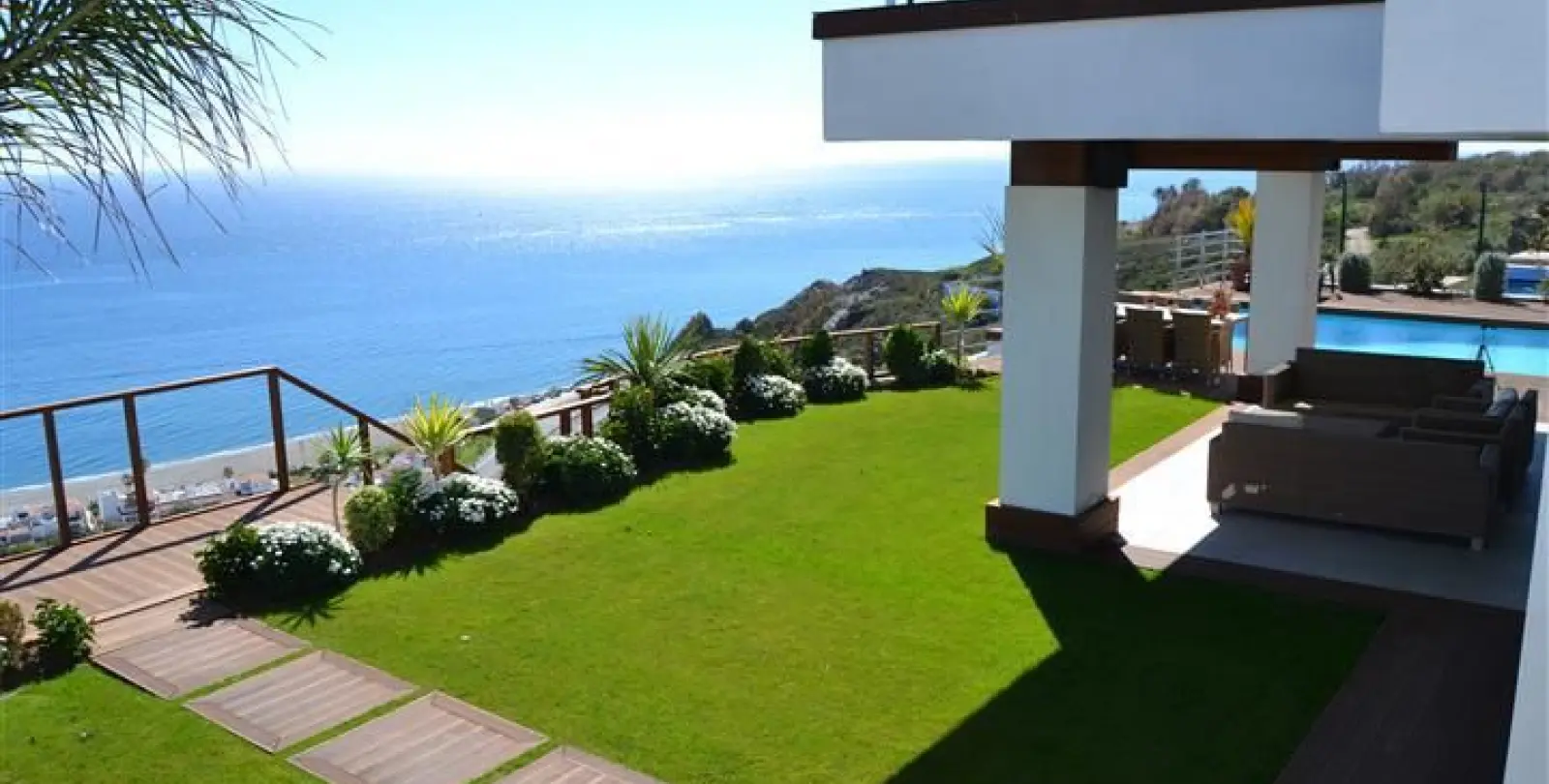 Venta de villa independiente en La Duquesa 34