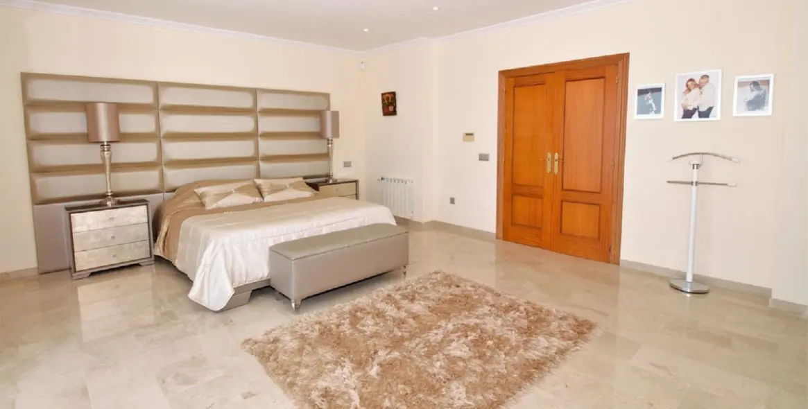 Долгосрочная аренда  отдельно стоящей виллы в El Paraiso 25