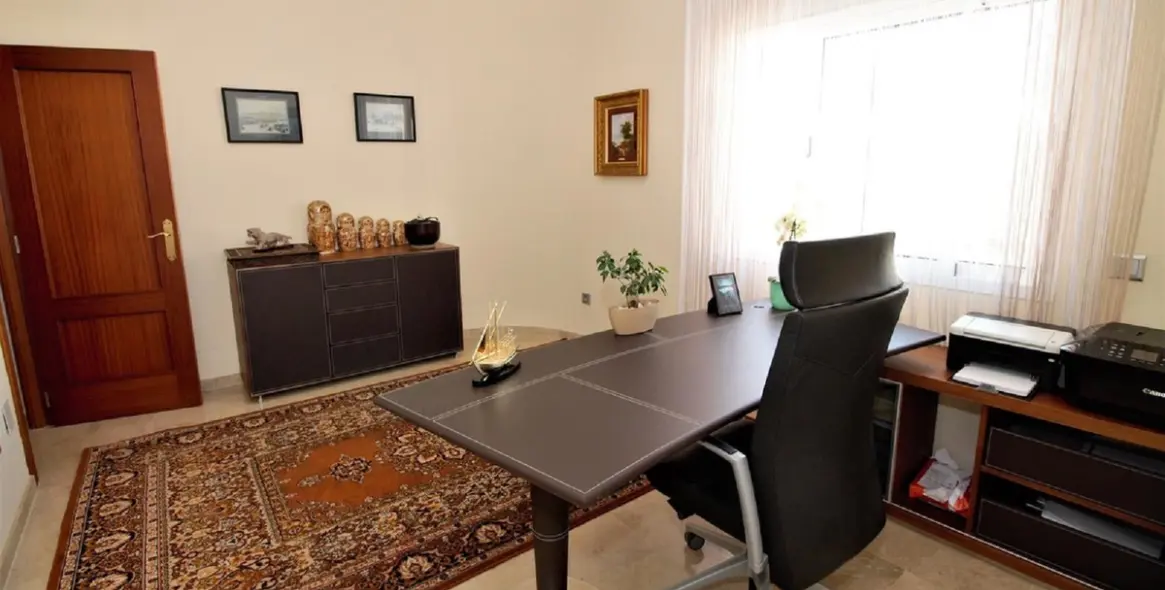 Долгосрочная аренда  отдельно стоящей виллы в El Paraiso 31