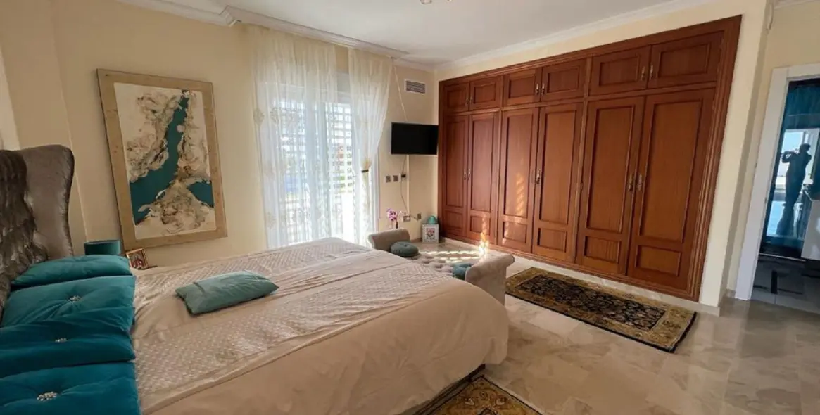 Долгосрочная аренда  отдельно стоящей виллы в El Paraiso 34