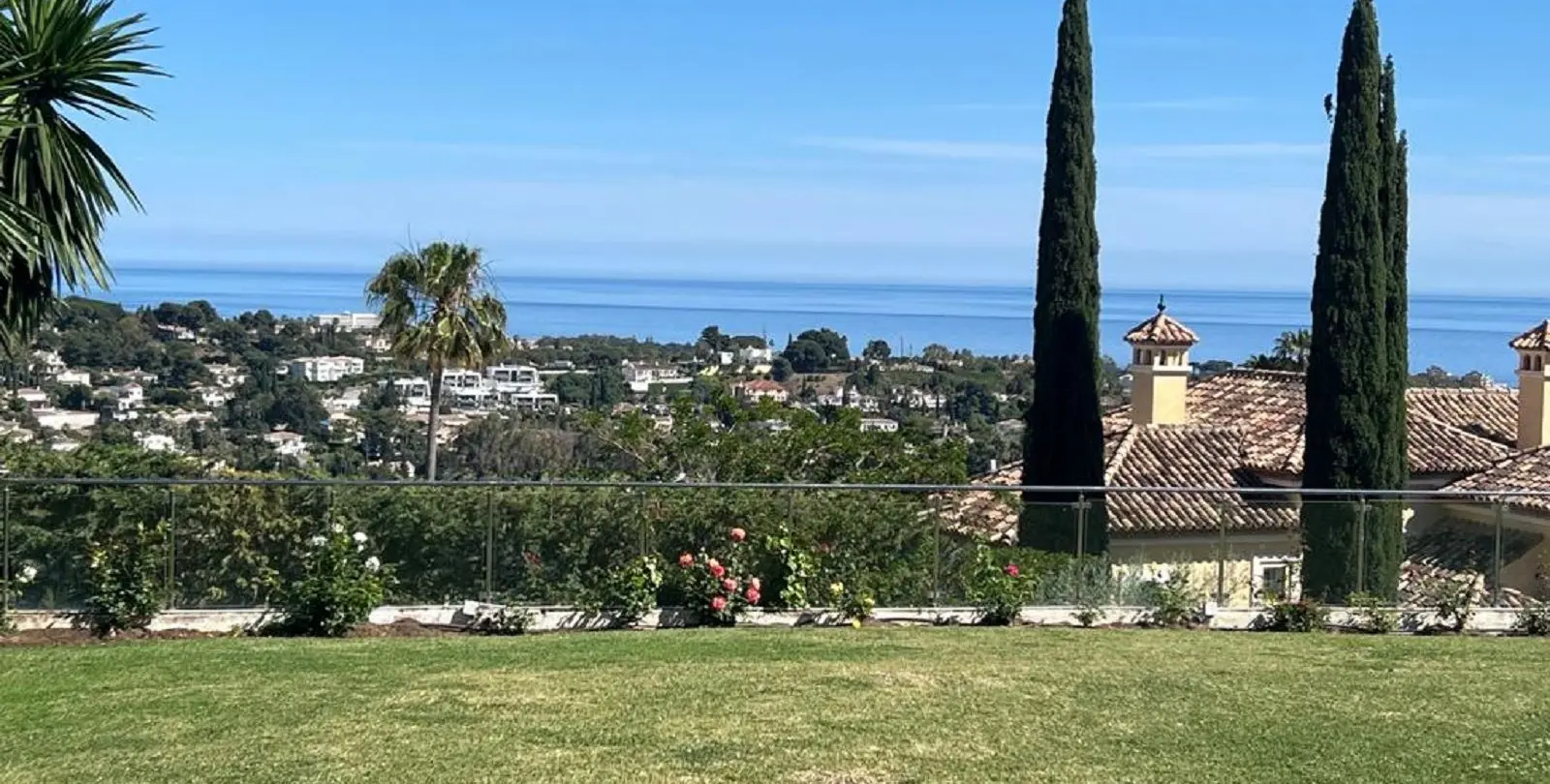 Long-term rent of detached villa in El Paraiso 1