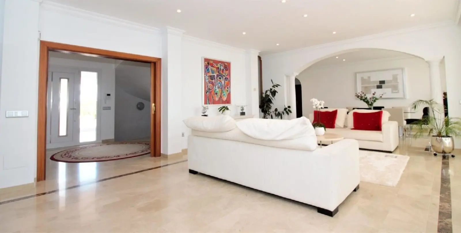 Long-term rent of detached villa in El Paraiso 11