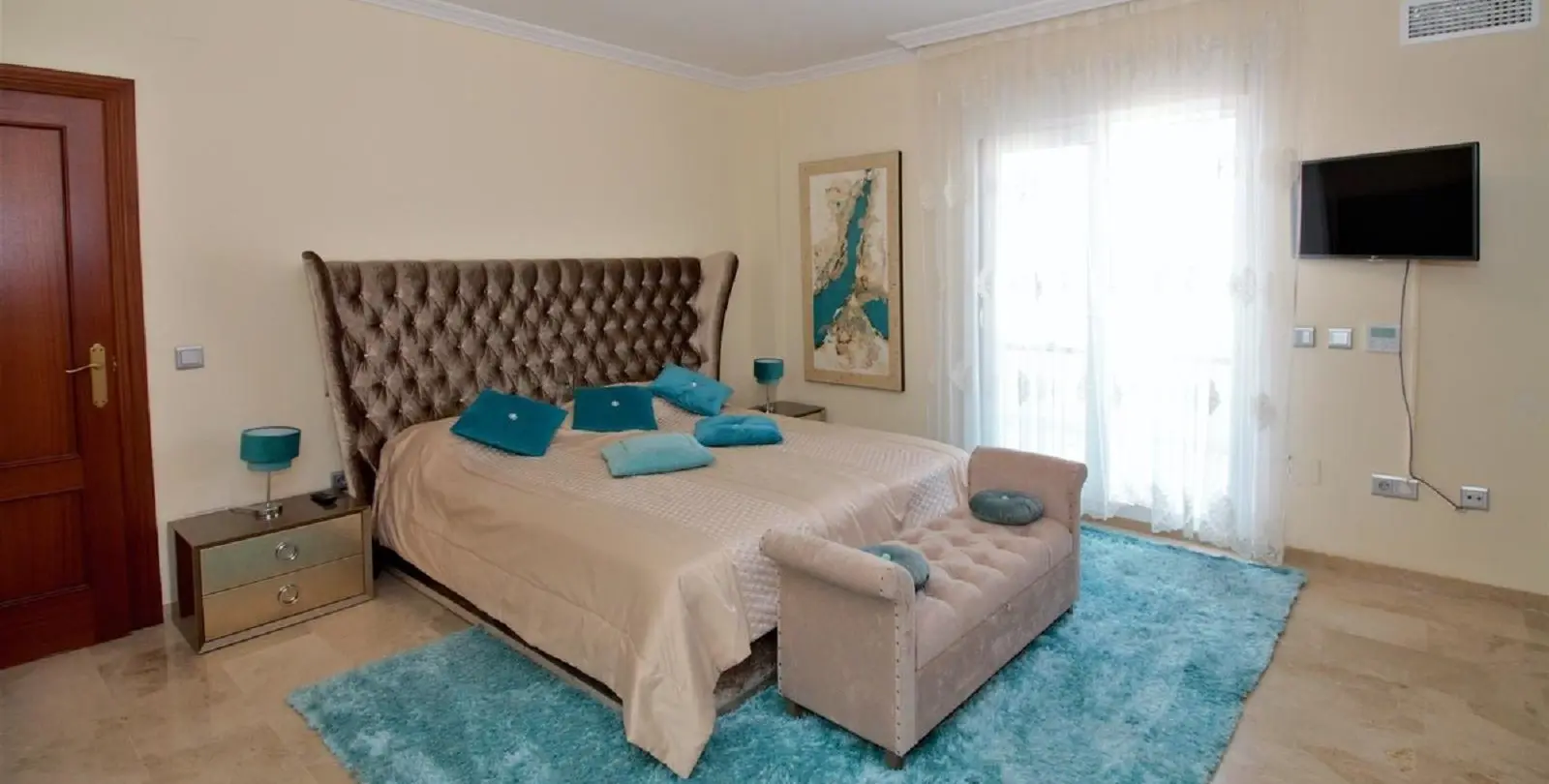Long-term rent of detached villa in El Paraiso 22
