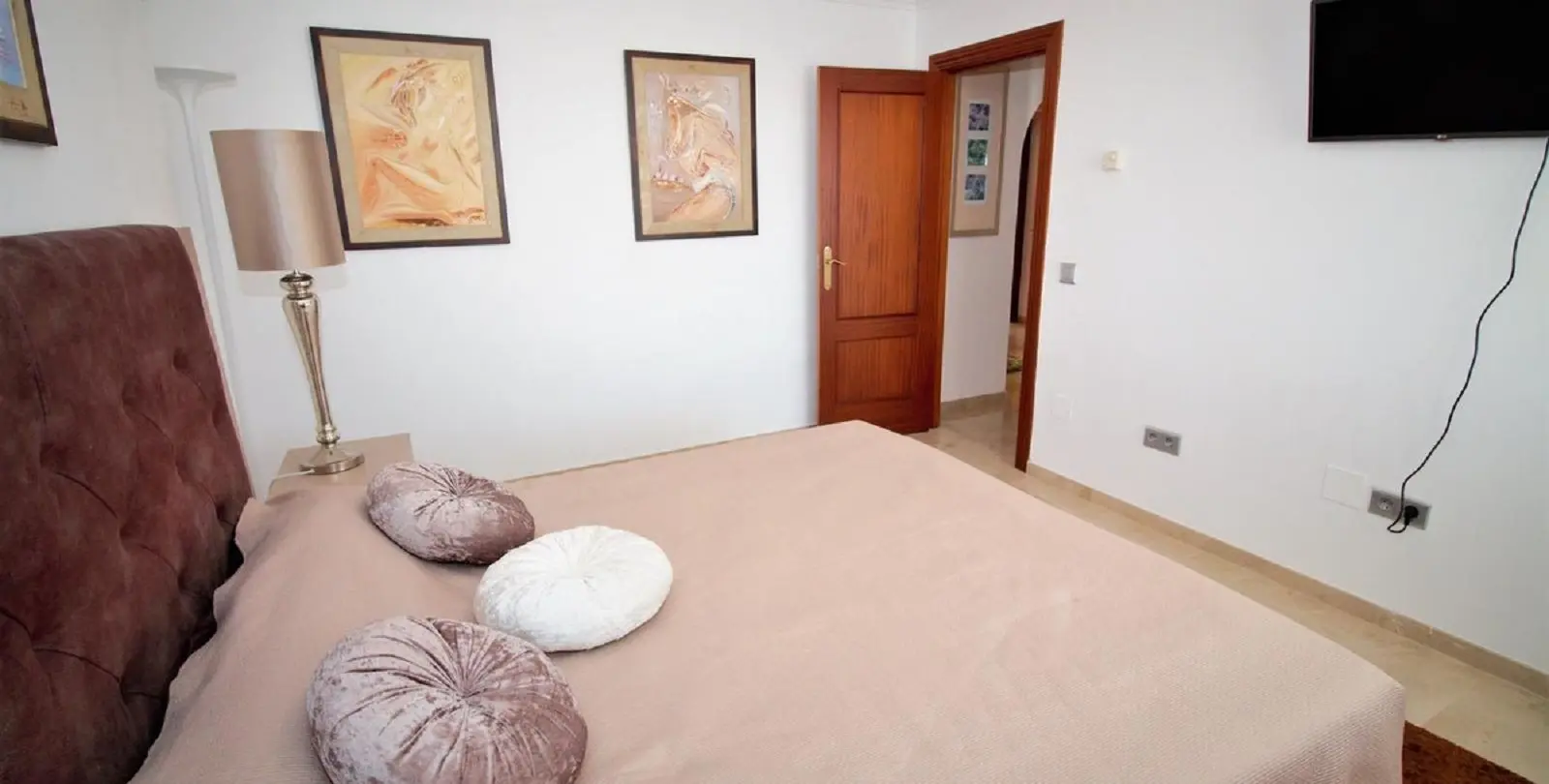 Long-term rent of detached villa in El Paraiso 24