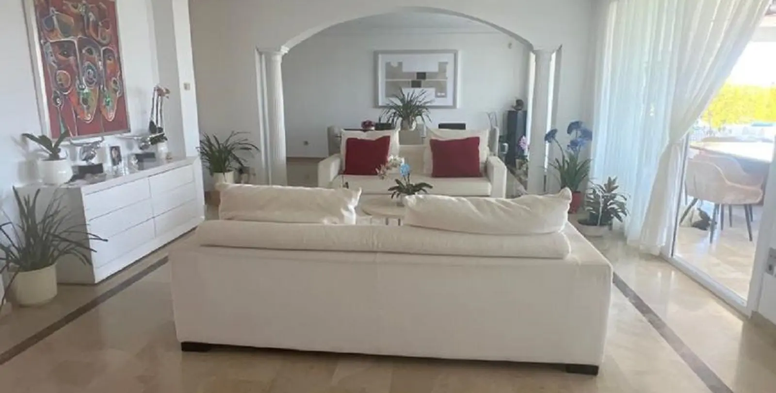 Long-term rent of detached villa in El Paraiso 29