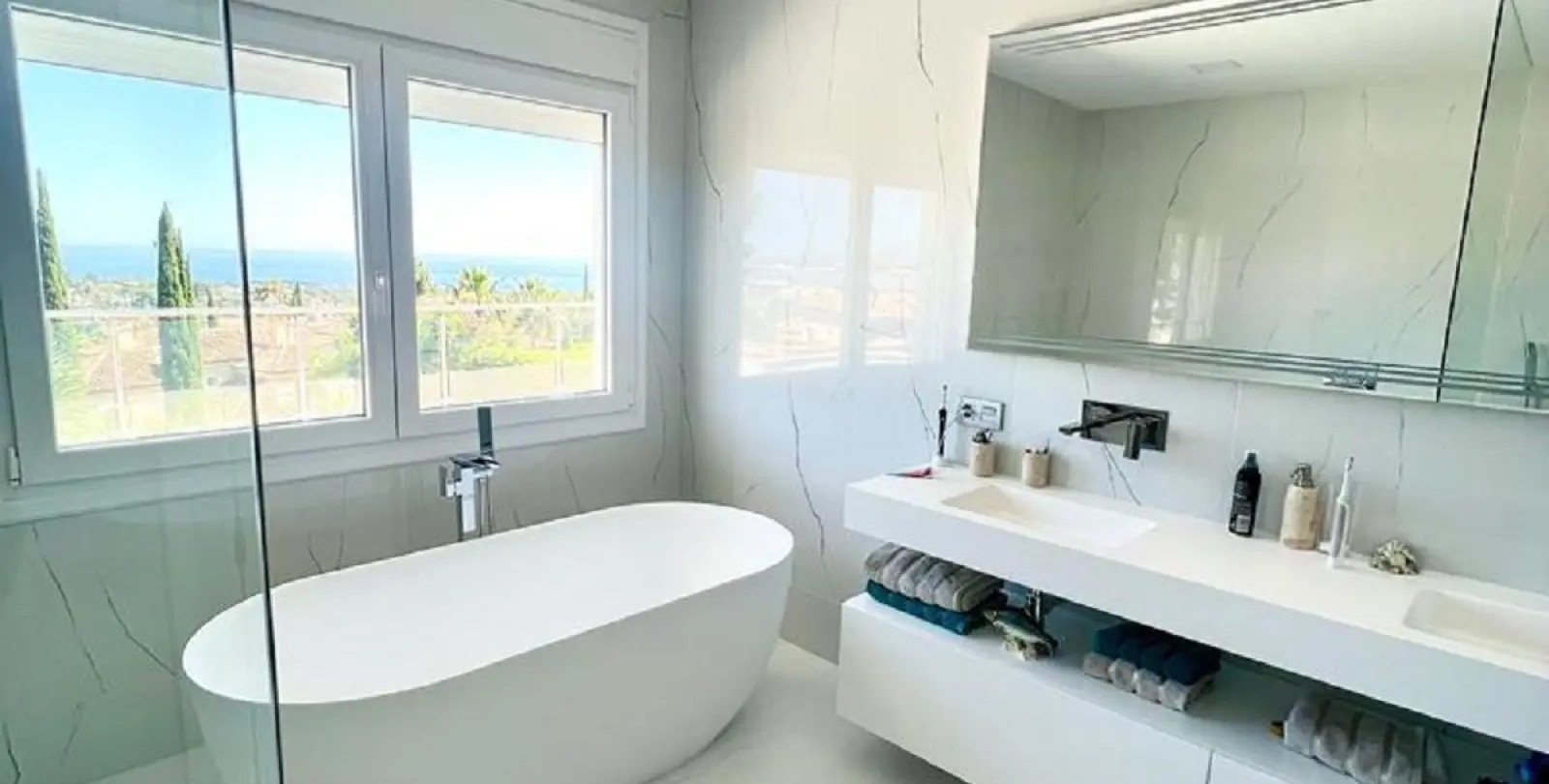Long-term rent of detached villa in El Paraiso 33