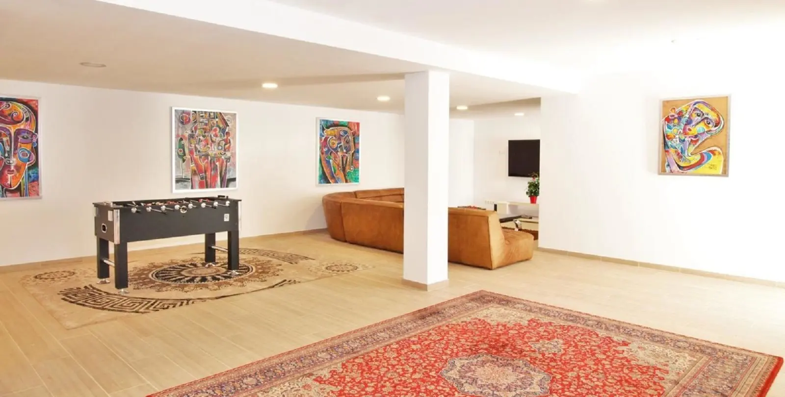 Short-term rent of detached villa in El Paraiso 19