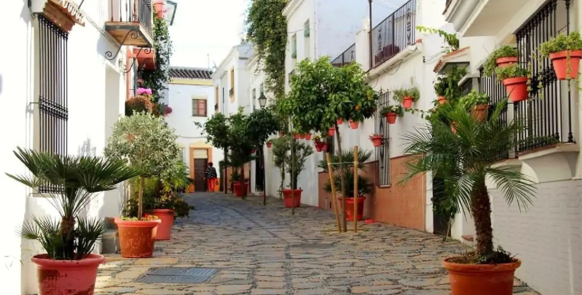 Venta de hotel en Estepona (distrito Estepona) 2