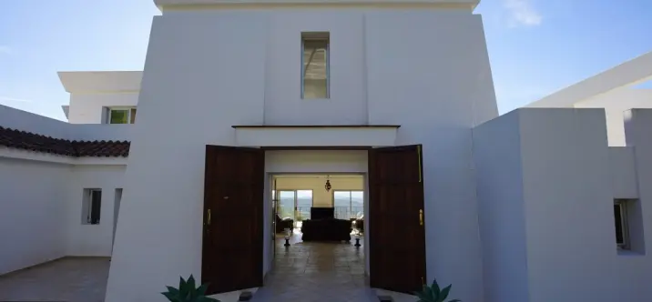 Продажа  отдельно стоящей виллы в Gaucín 0