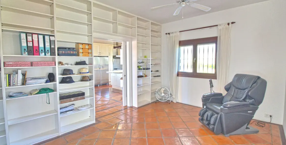 Продажа финки в Estepona 13