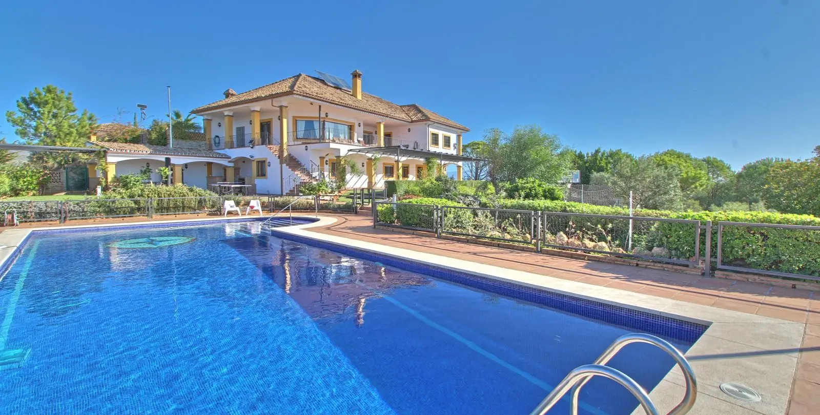 Sale of finca - cortijo in Estepona 1