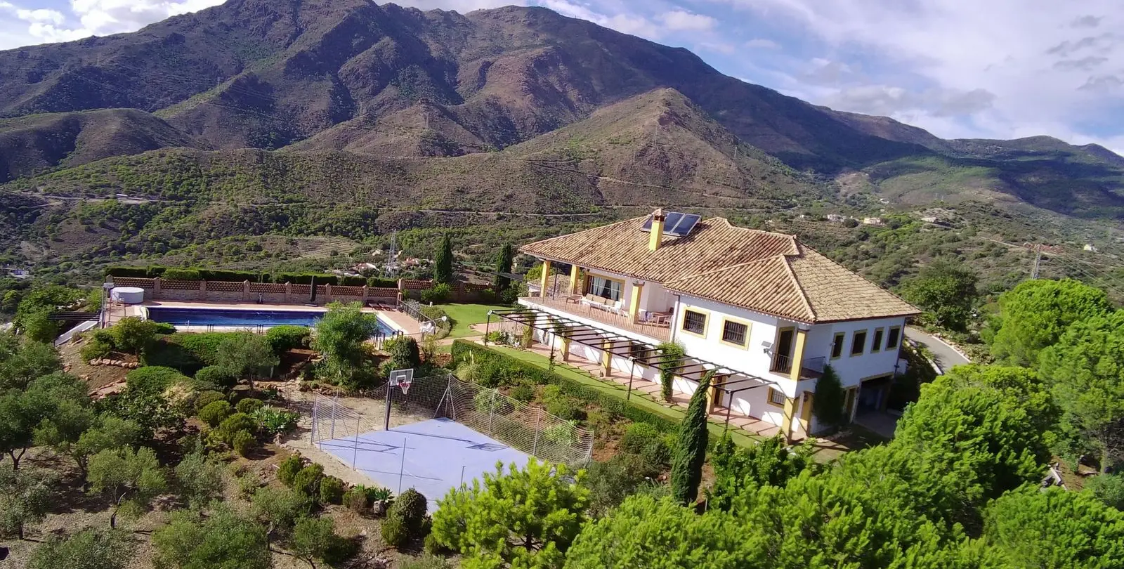Sale of finca - cortijo in Estepona 2