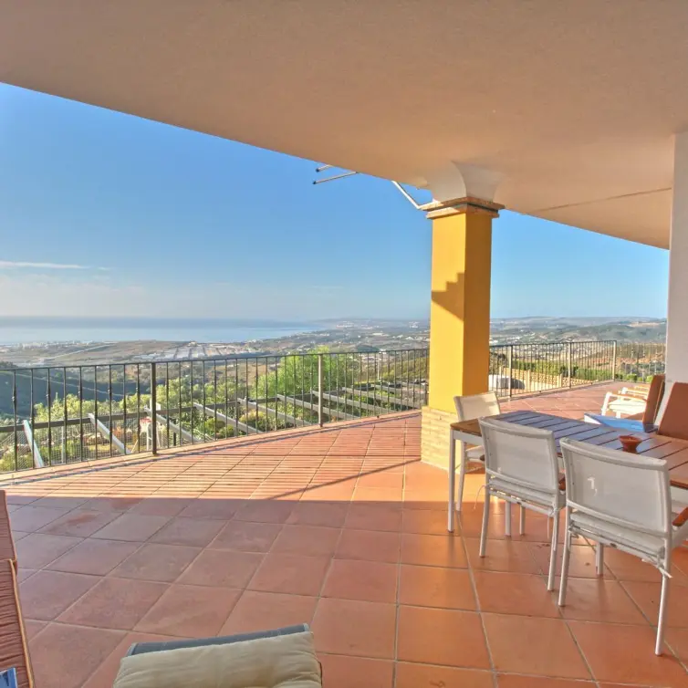 Sale of finca - cortijo in Estepona
