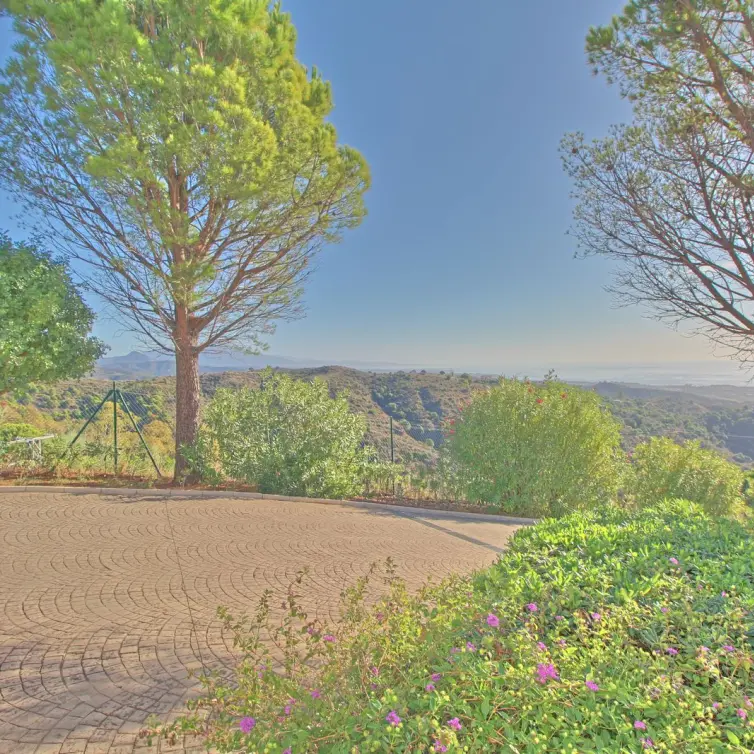 Sale of finca - cortijo in Estepona