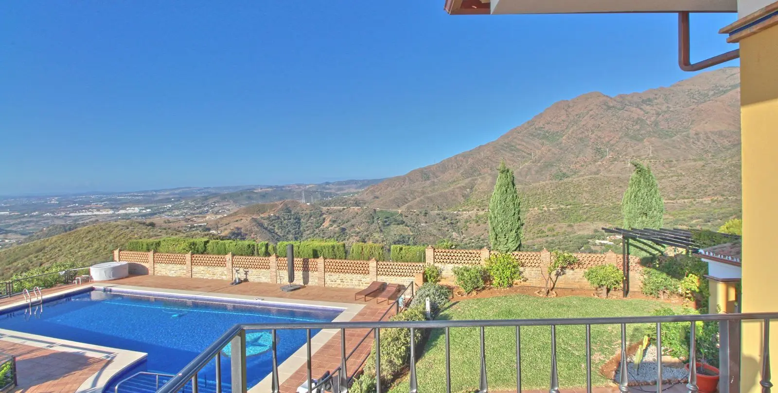 Sale of finca - cortijo in Estepona 52