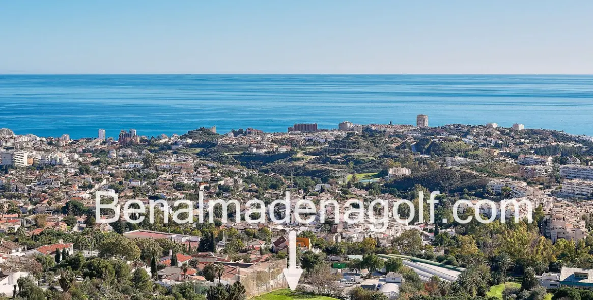 Sale of residential plot in Benalmadena 2
