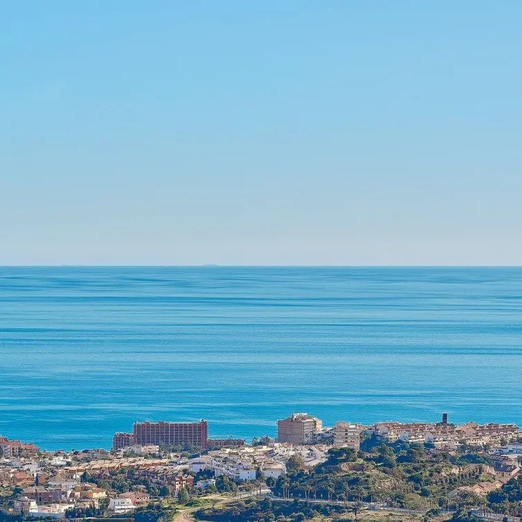 Продажа  жилого участка в Benalmadena