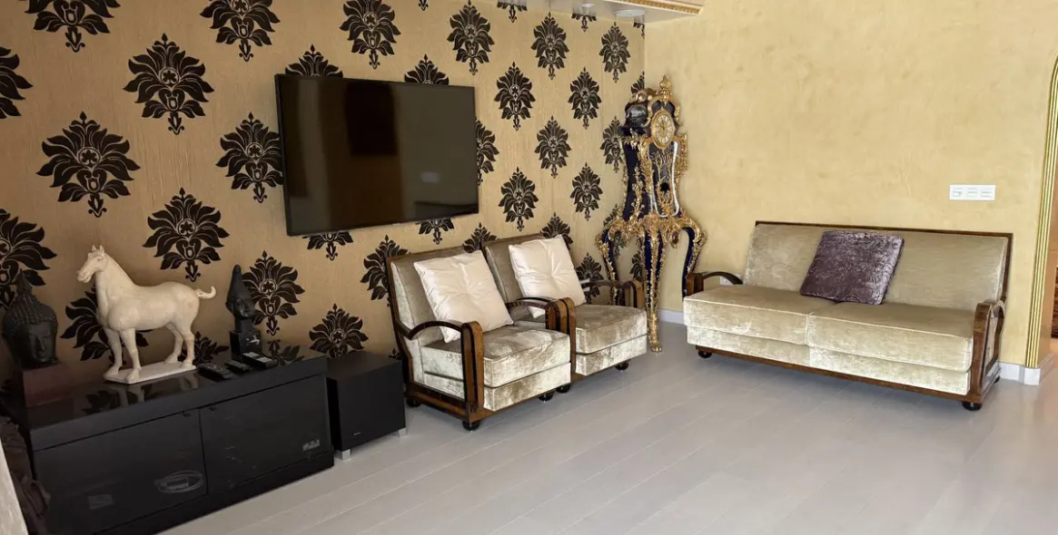 Sale of middle floor apartment in Puerto Banús 19