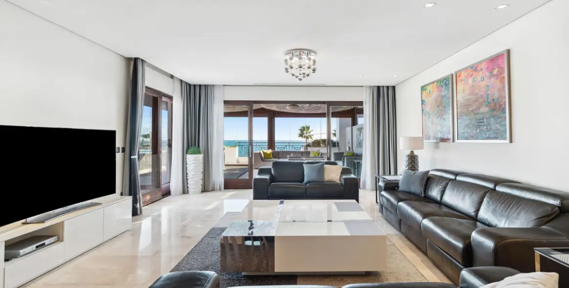 Sale of penthouse in Estepona (district Estepona) 4