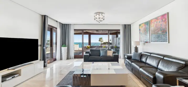 Penthouse R4893493 3